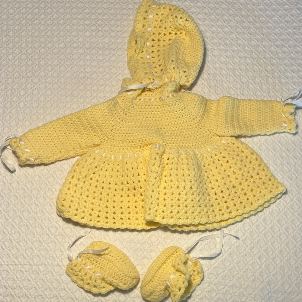 Hand Crocheted Baby Matching Set w/Sweater, Bonnet & Booties - Picture 3 of 3